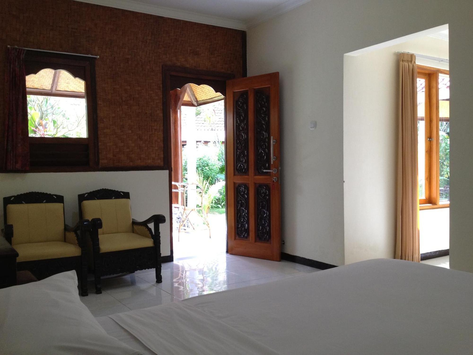 Astina Hotel Lovina Quarto foto
